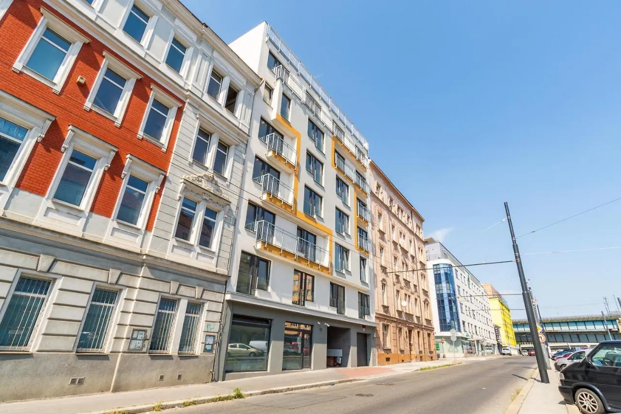 One Bedroom Penthouse Apartment # 82 In The Brand New Building Close To The City Center With Free Parking Praga